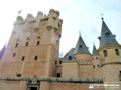 Destilería DYC - Segovia; viaje camino de santiago bosques en otoño